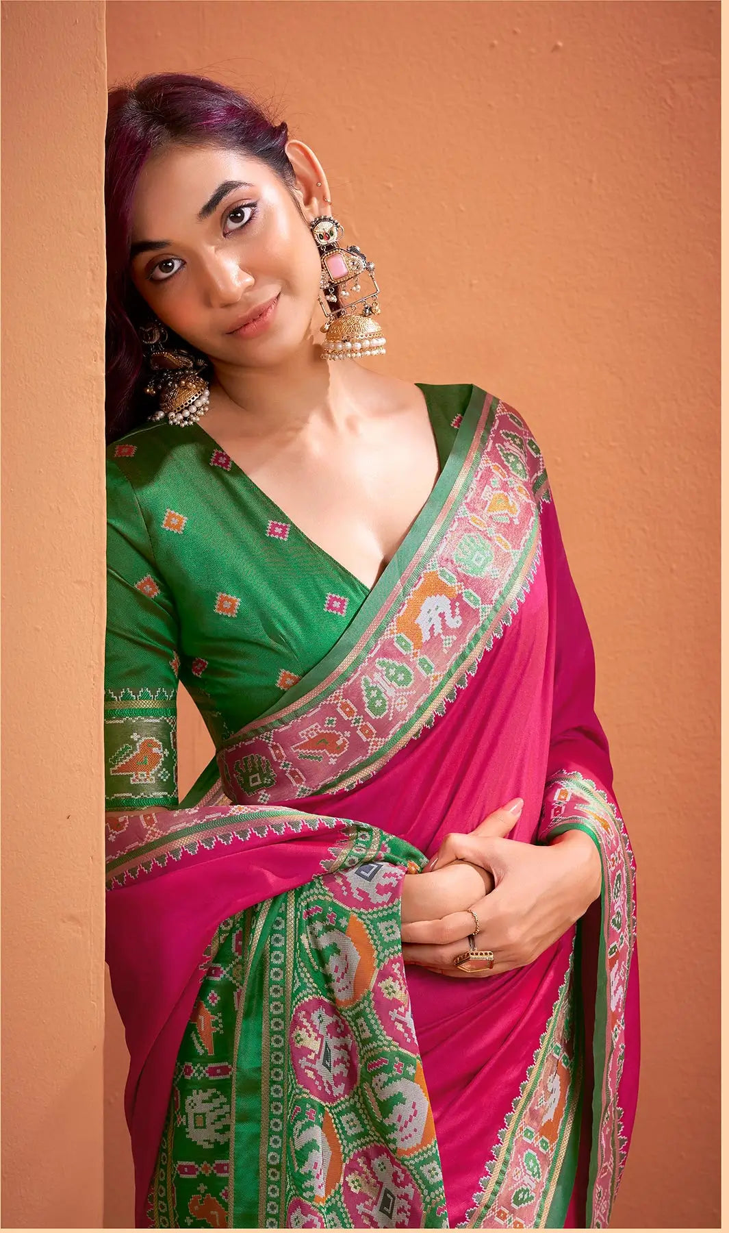 Dark Pink Silk Patola Weaving Saree with Attractive Border