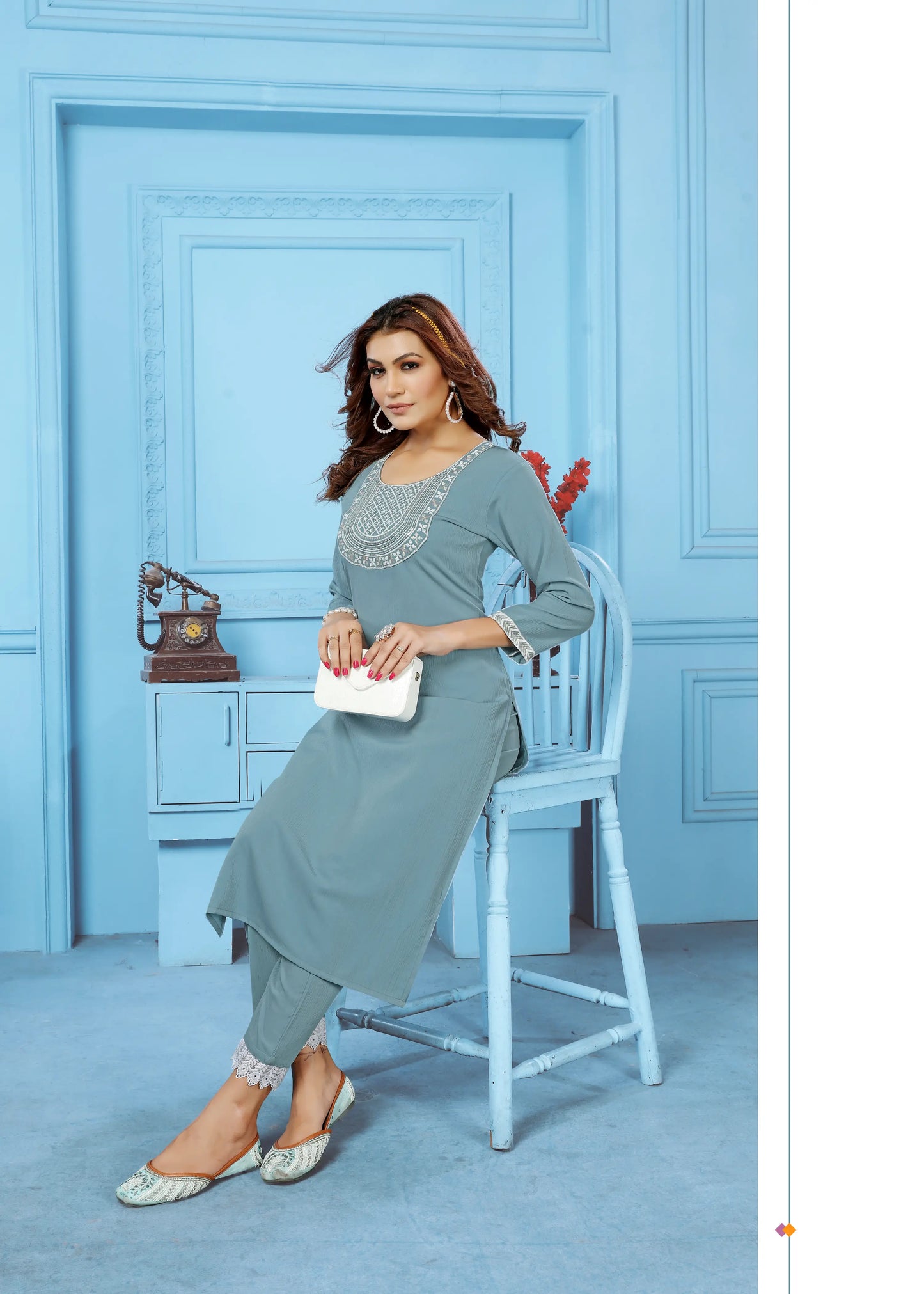 Light Gray Kurta Set With Embroidery Work