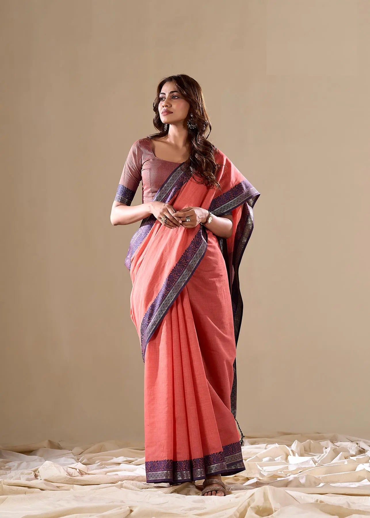 Red Handloom Silk Saree With Contarast Border