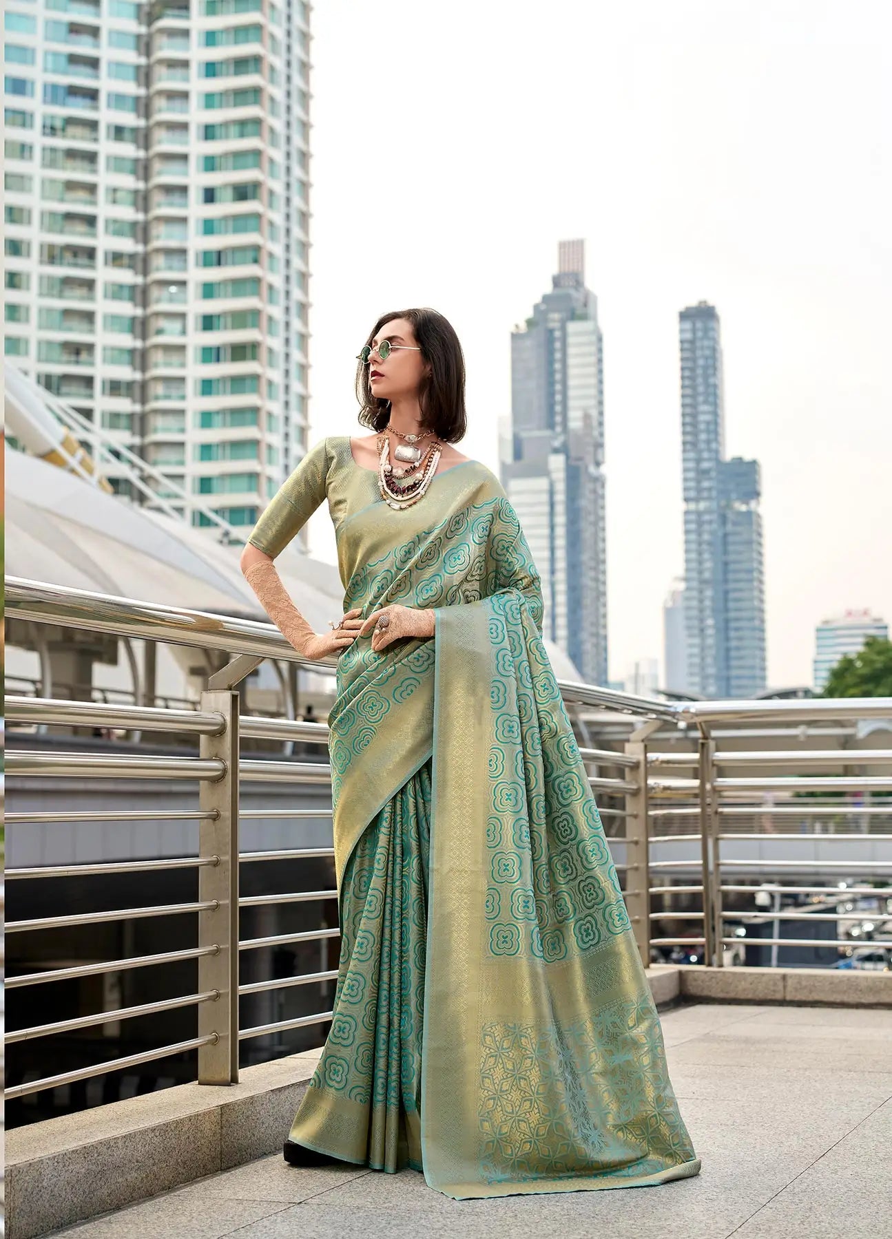 Green Handloom Kanchivaram Silk Saree with Zari Weaving