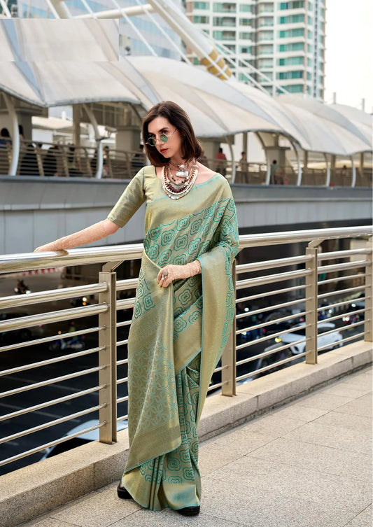 Green Handloom Kanchivaram Silk Saree with Zari Weaving