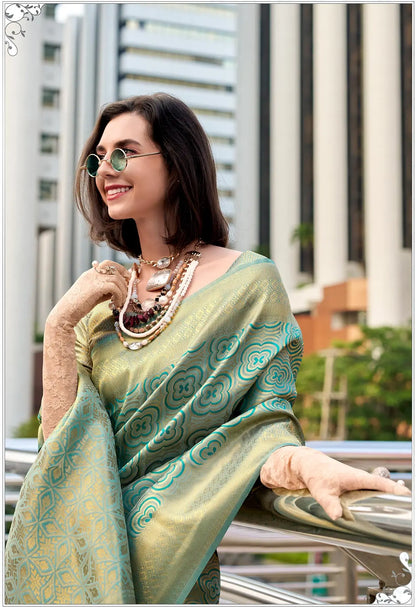 Green Handloom Kanchivaram Silk Saree with Zari Weaving