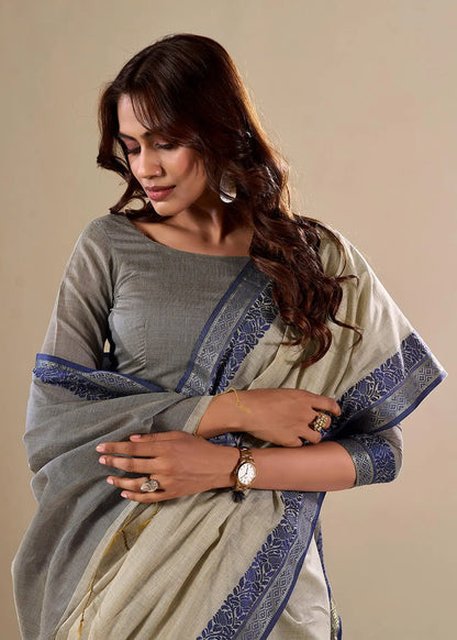 Grey Handloom Silk Saree With Contarast Border