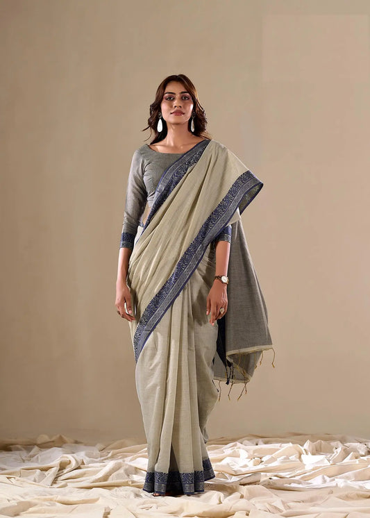 Grey Handloom Silk Saree With Contarast Border