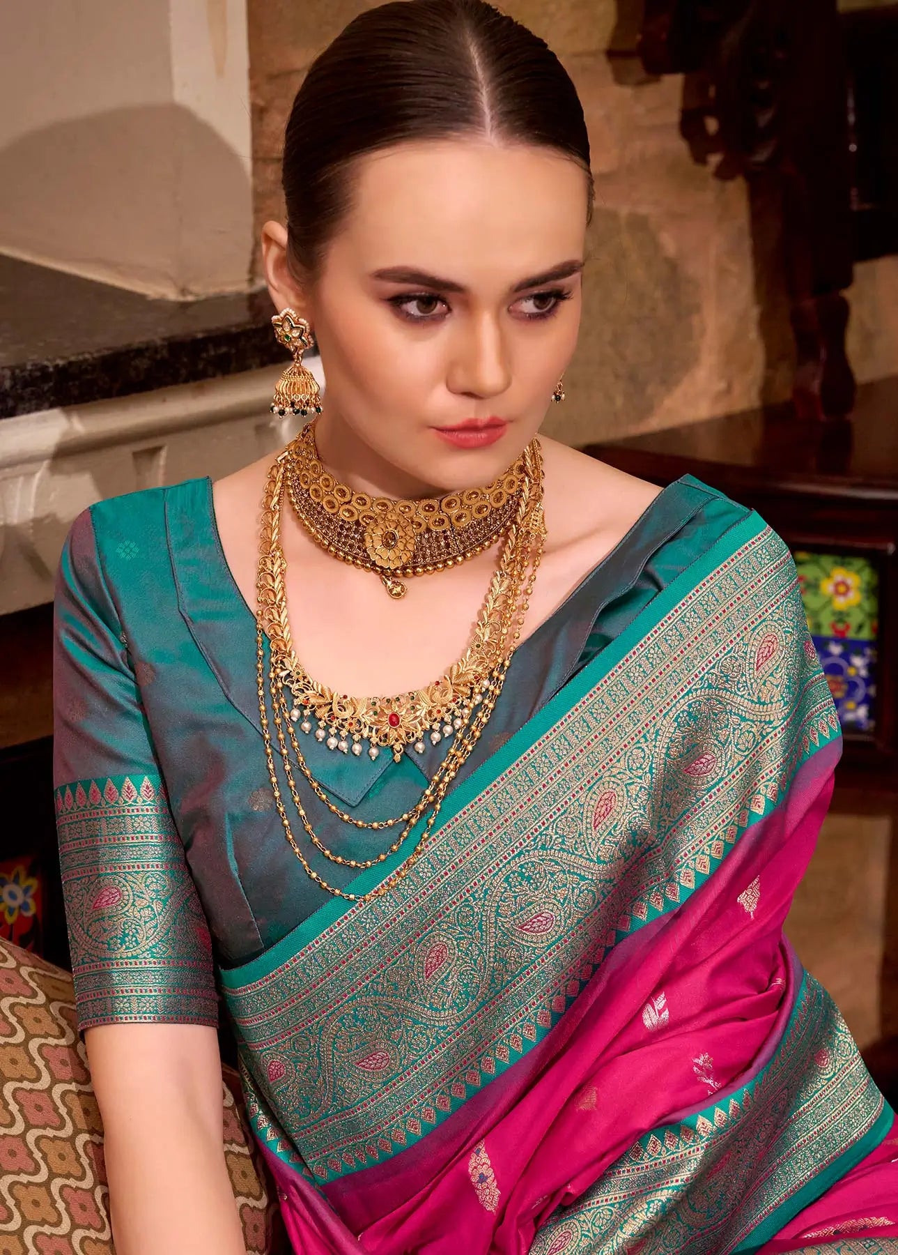Drak Pink Soft Silk  Zari Weaving  Saree With Contrast Border