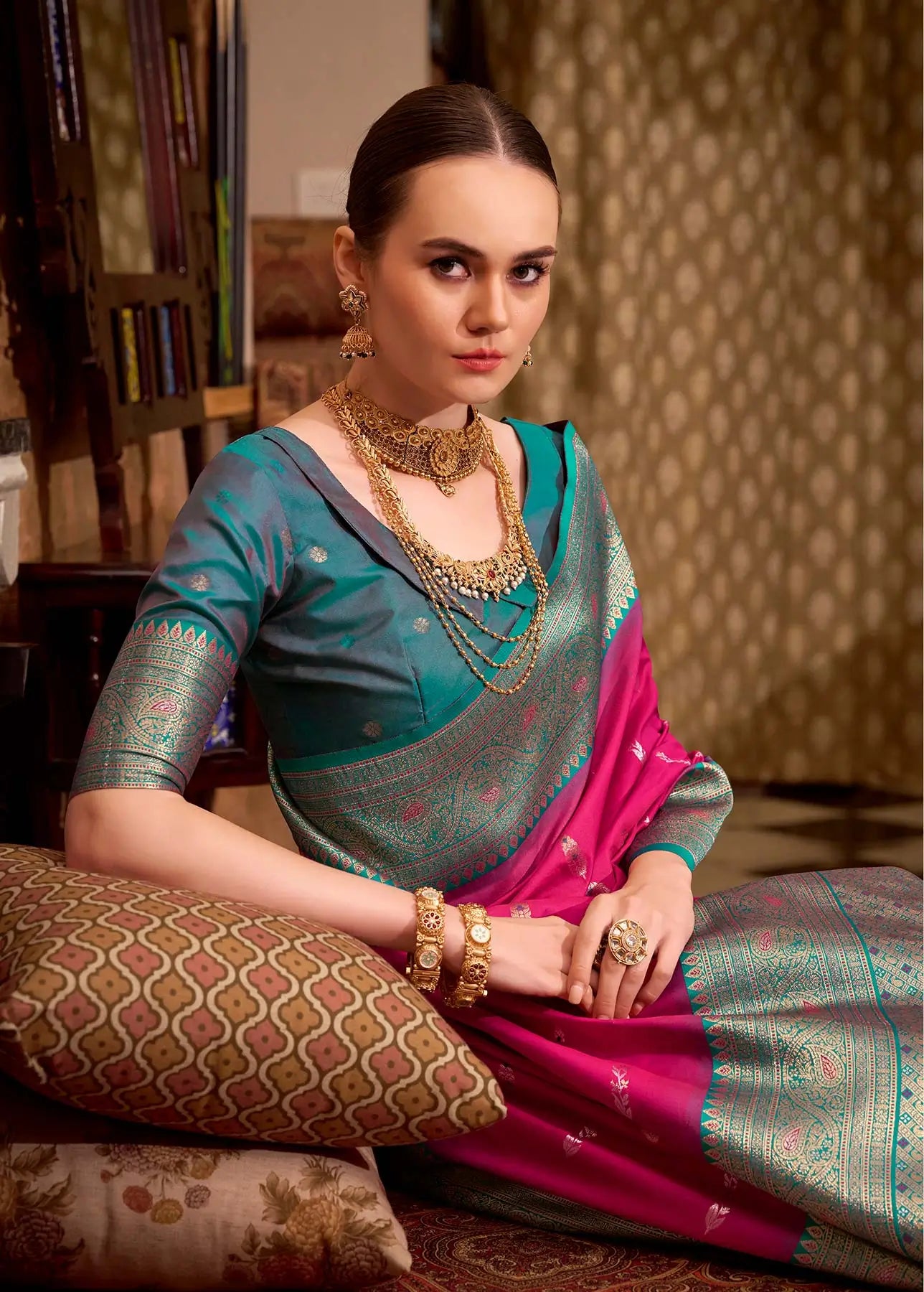 Drak Pink Soft Silk  Zari Weaving  Saree With Contrast Border
