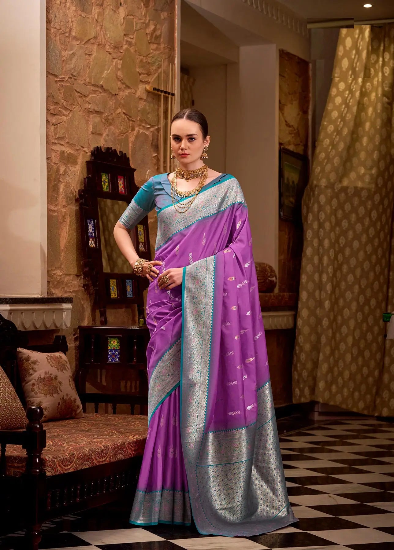 Purple Soft Silk  Zari Weaving  Saree With Contrast Border