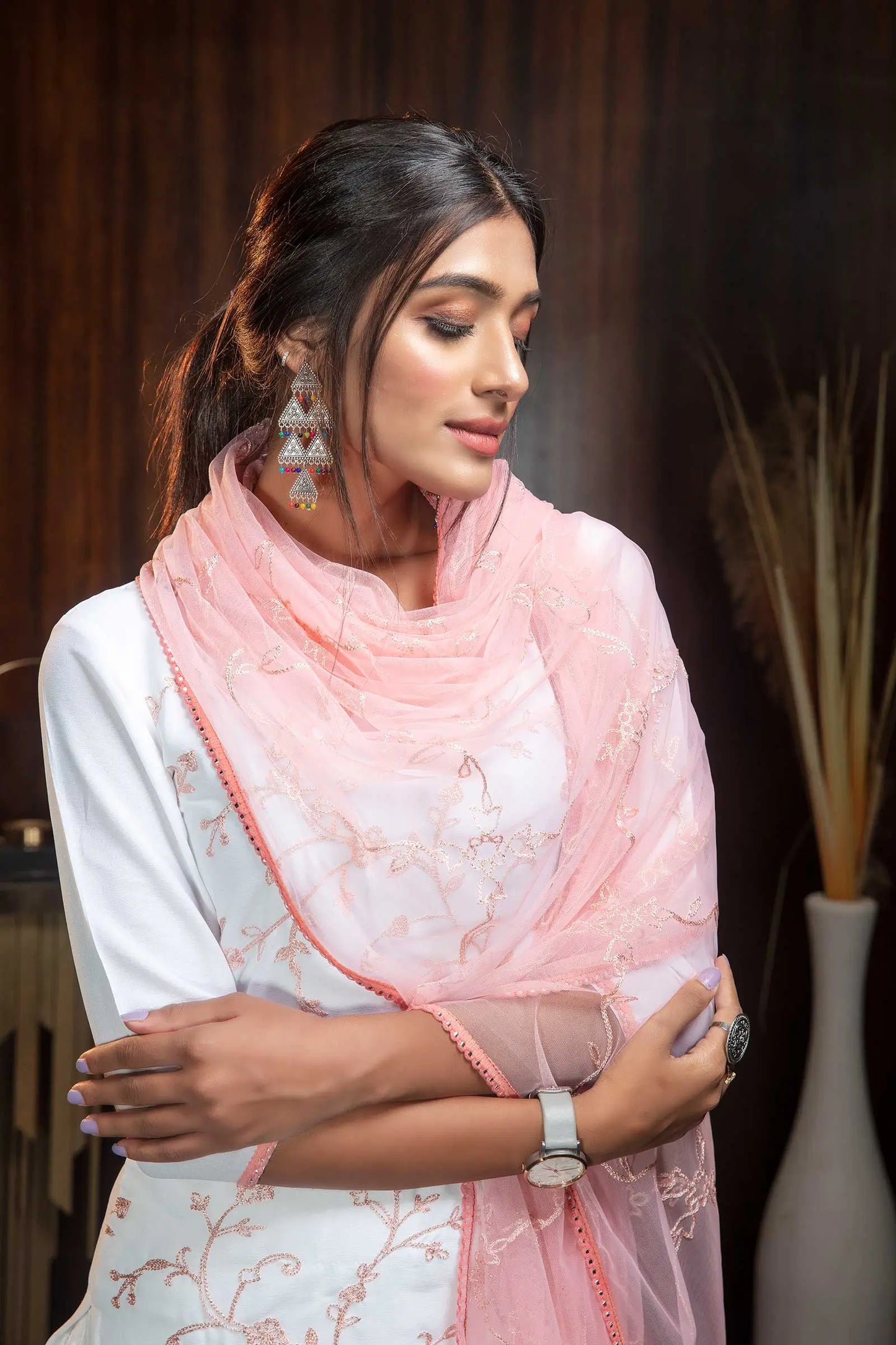 White Pink Georgette Salwar Suit With Thread Embroidery Work