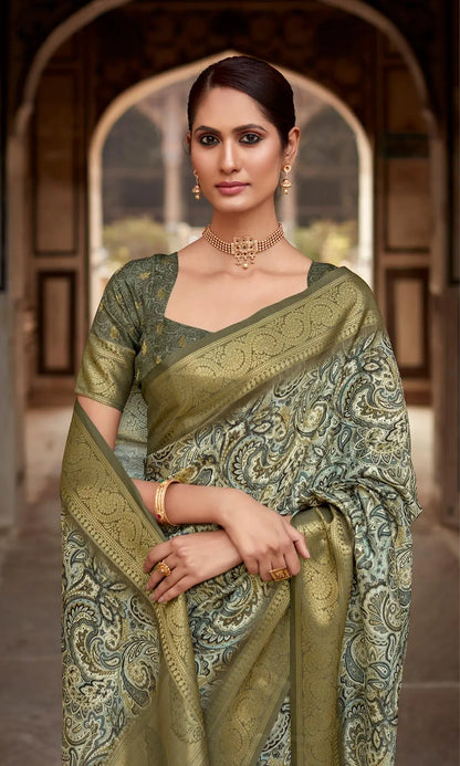 Green Handloom Silk Saree  With Digital Print Zari Border