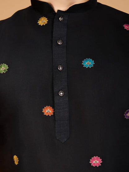 Black Silk Kurta With Thread & Sequins Embroidered Work