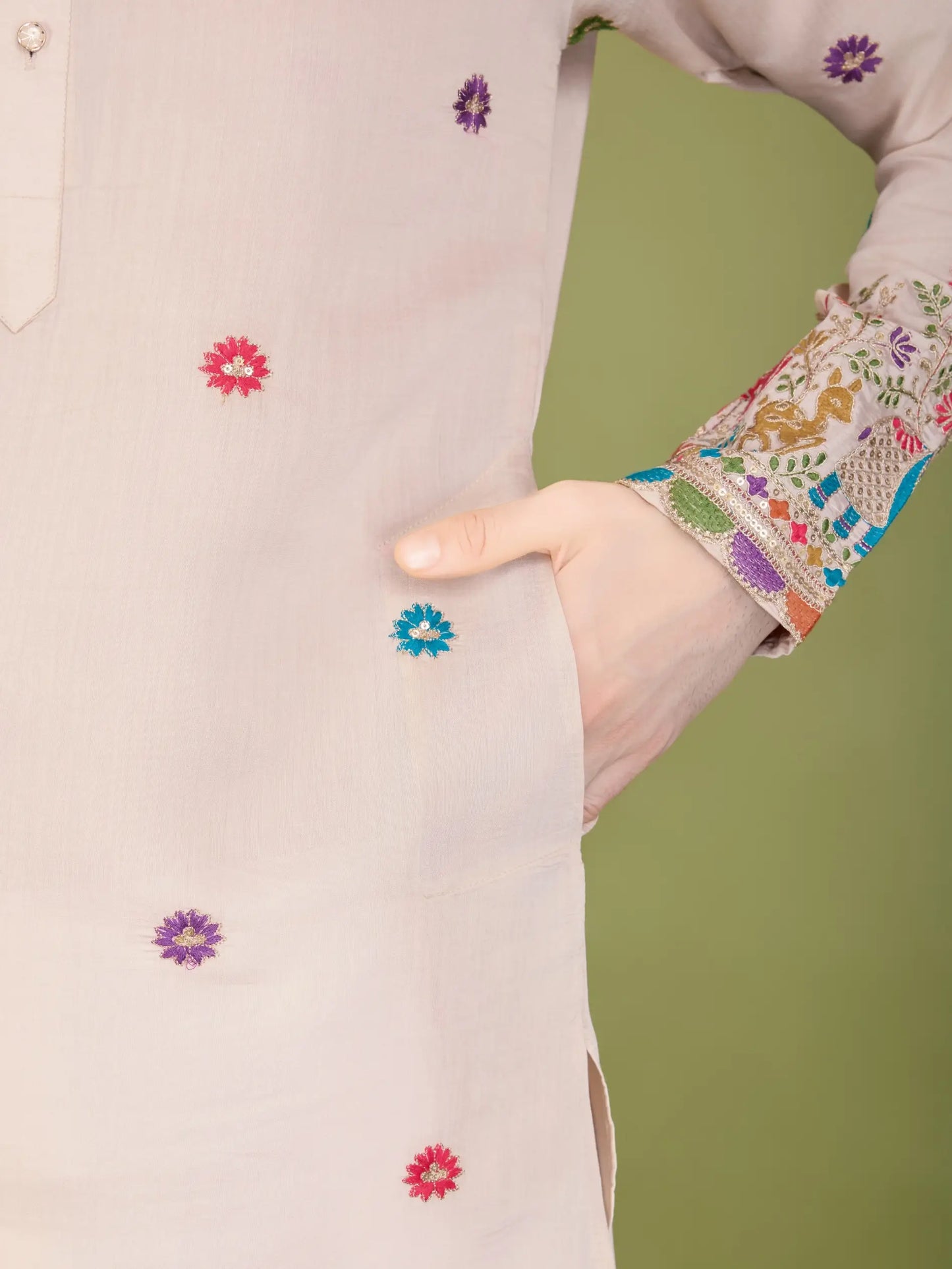 Ivory Silk Kurta With Thread & Sequins Embroidered Work