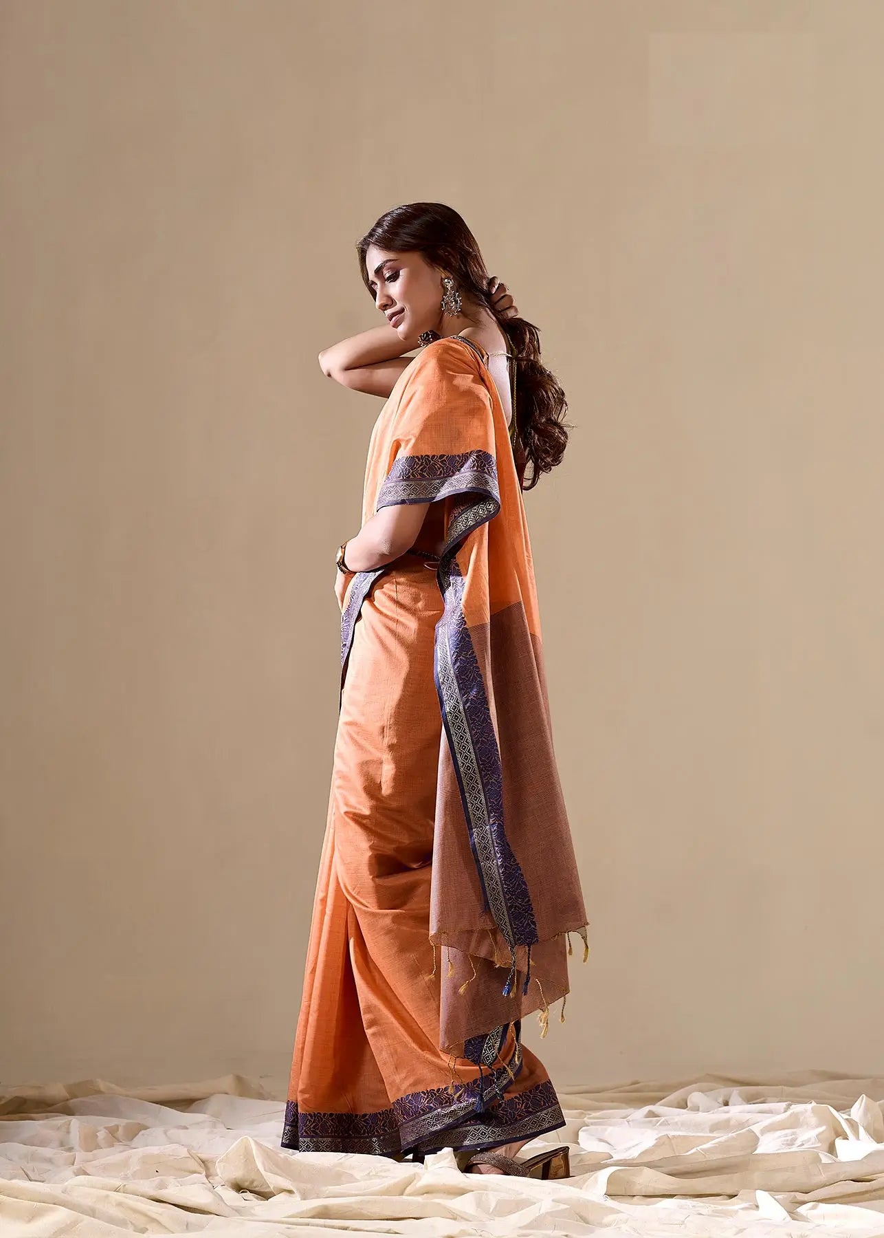 Dusty Orange  Handloom Silk Saree With Contarast Border