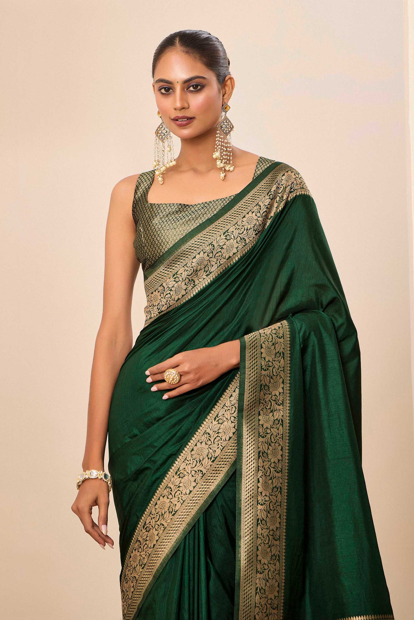 Green  Dolla Silk with Wevon Galla Designer Work  Saree