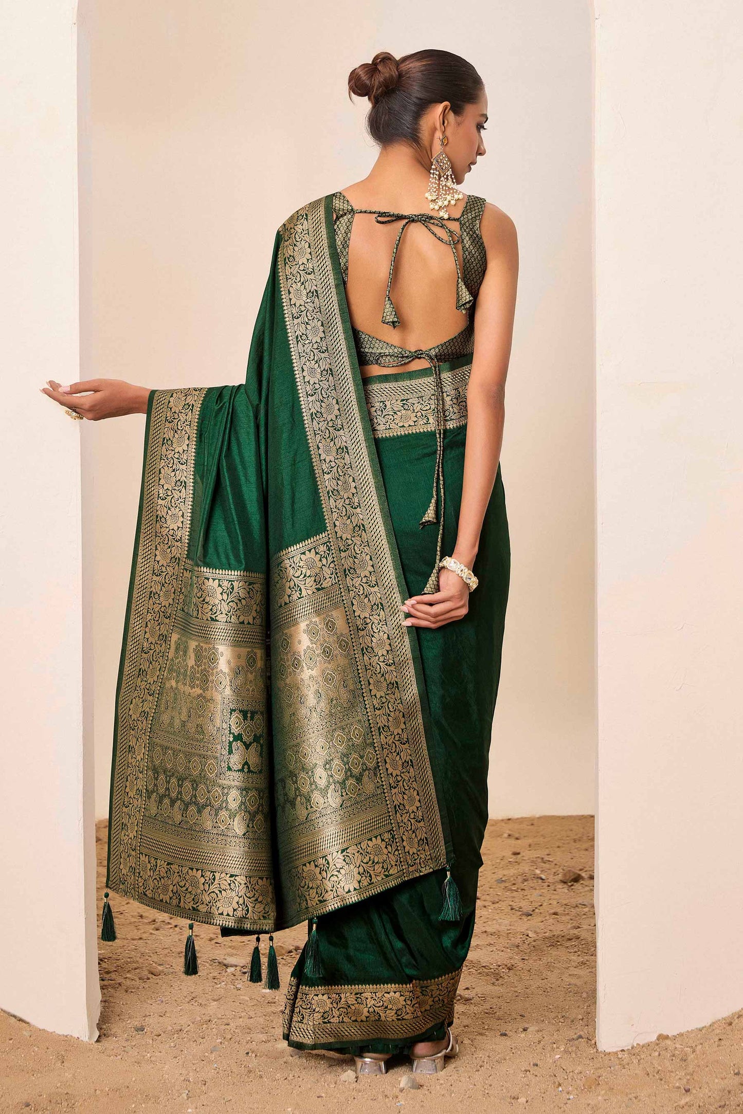 Green  Dolla Silk with Wevon Galla Designer Work  Saree