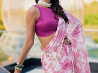 Light Pink Weightless Marbal Saree With Floral Print &  Pearl Lace Border